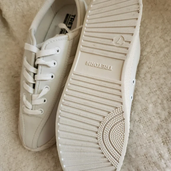 White Casual Sneakers - Picture 3 of 5